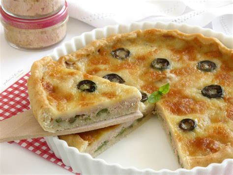 Torta salata con tonno