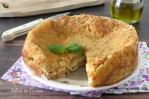 Torta salata di pane raffermo