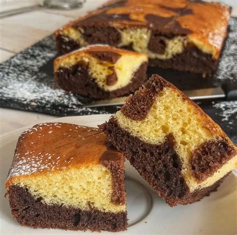 Torta variegata yogurt e cacao