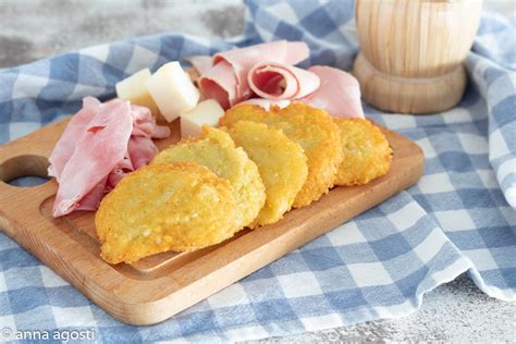 Tortel di Patate con Salumi e Formaggi