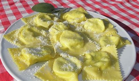 Tortelli d'erbetta di Parma