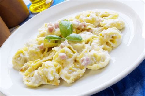Tortelloni panna e prosciutto