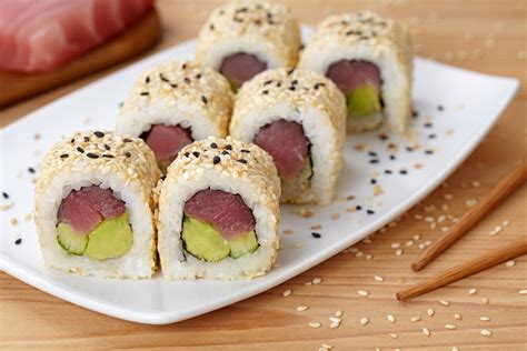 Uramaki con tonno