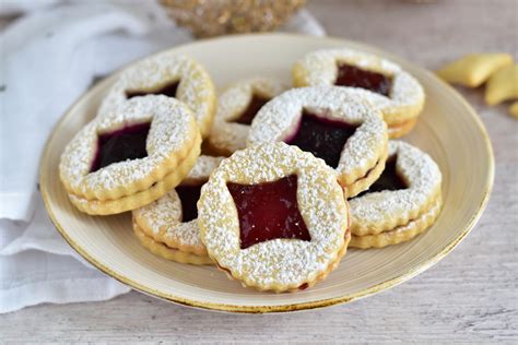 Varianti dei biscotti con marmellata