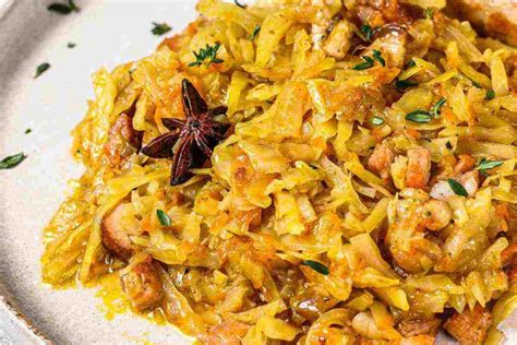 Verza Stufata con Salsiccia