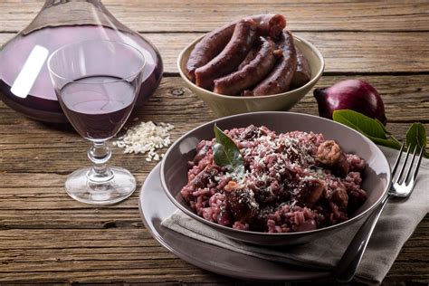 Vino e Salsiccia: L'Abbinamento Perfetto