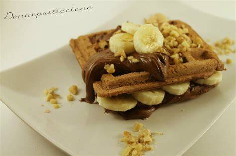 Waffle al cacao con Nutella e banana