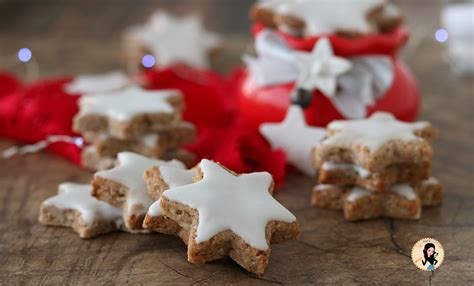 Zimtsterne o Stelle alla cannella biscotti di Natale con mandorle e cannella