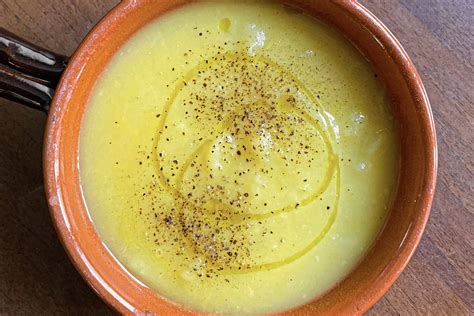 Zuppa bianca di topinambour con porro e polpettine di pollo