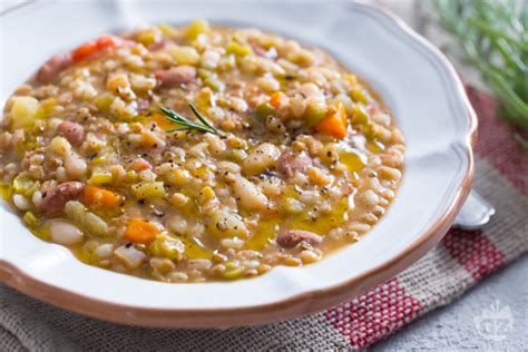 Zuppa di Cereali Misti e Legumi