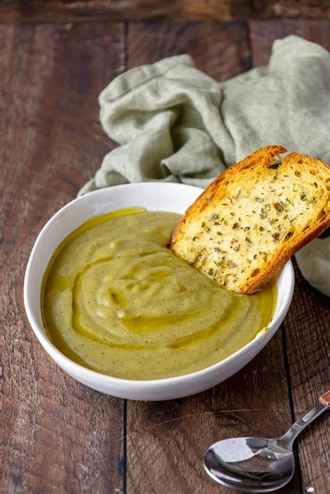 Zuppa di Crema di Broccoli Chetogenica