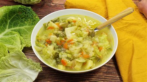 Zuppa di cavolo verza