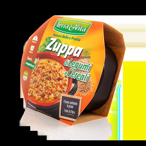Zuppa di cereali pronta per essere servita