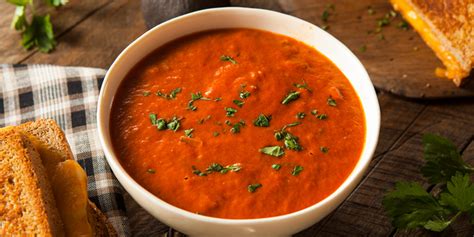Zuppa di pomodoro con panna