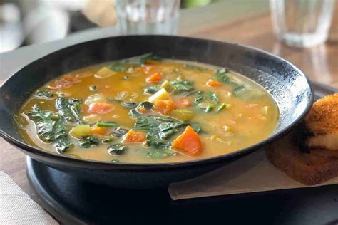Zuppa di verdure calda