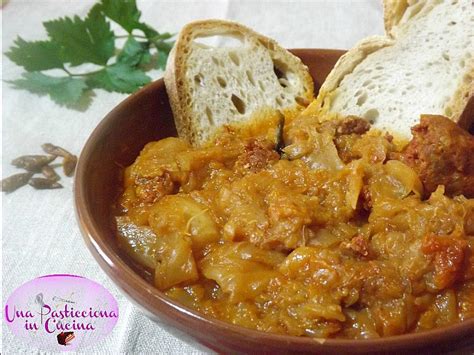 Zuppa di verza con salsiccia