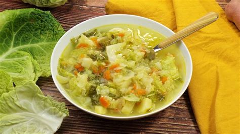 Zuppa di verza cremosa
