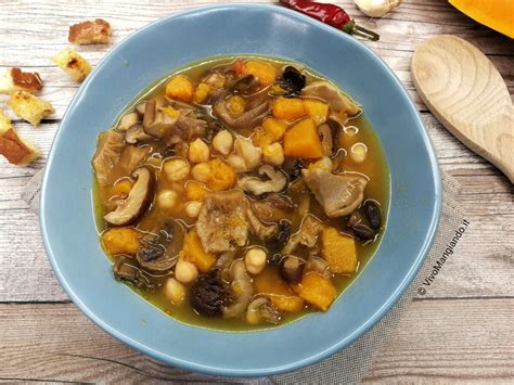 Zuppa di zucca e funghi