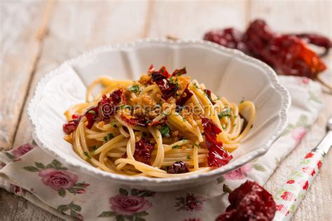preparazione della Pasta ai Peperoni Cruschi