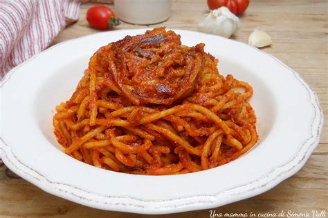 preparazione spaghetti all'assassina