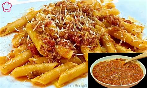 preparazione sugo di salsiccia